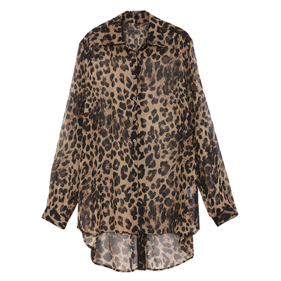 Carolingian时髦B入！重工后背开叉轻薄微透豹纹印花防晒衬衫