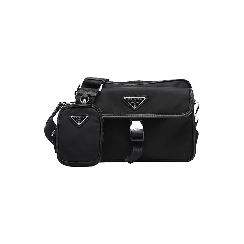 【自营】Prada/普拉达三角LOGO男士单肩斜挎邮差包配耳机包二合一