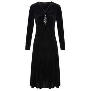 马天奴秋冬女装黑色钉珠V领收腰长袖连衣裙子气质法式赫本风时尚