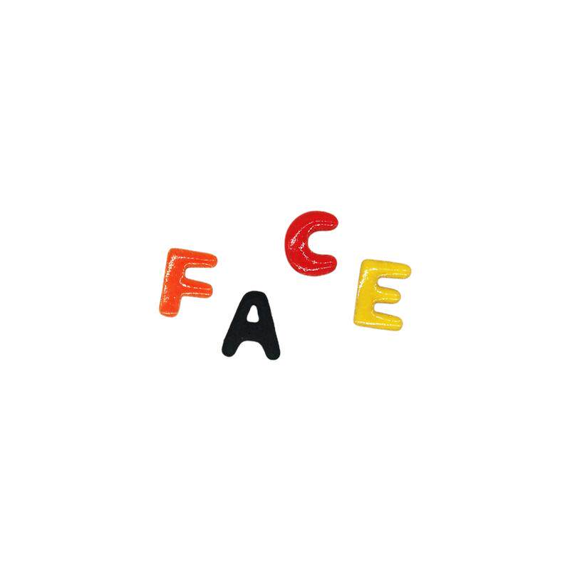 陶瓷字母耳钉特别个性简约设计