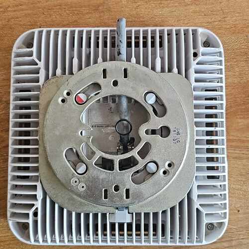 议价pRRU3902，拆机成色如图。