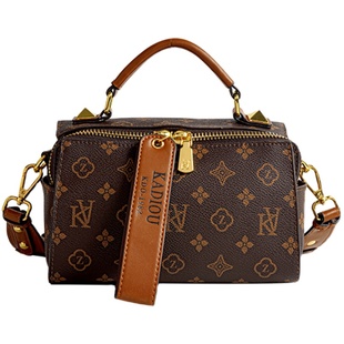 香港品牌女包2025新款时尚洋气手提波士顿真皮斜挎单肩质感小方包