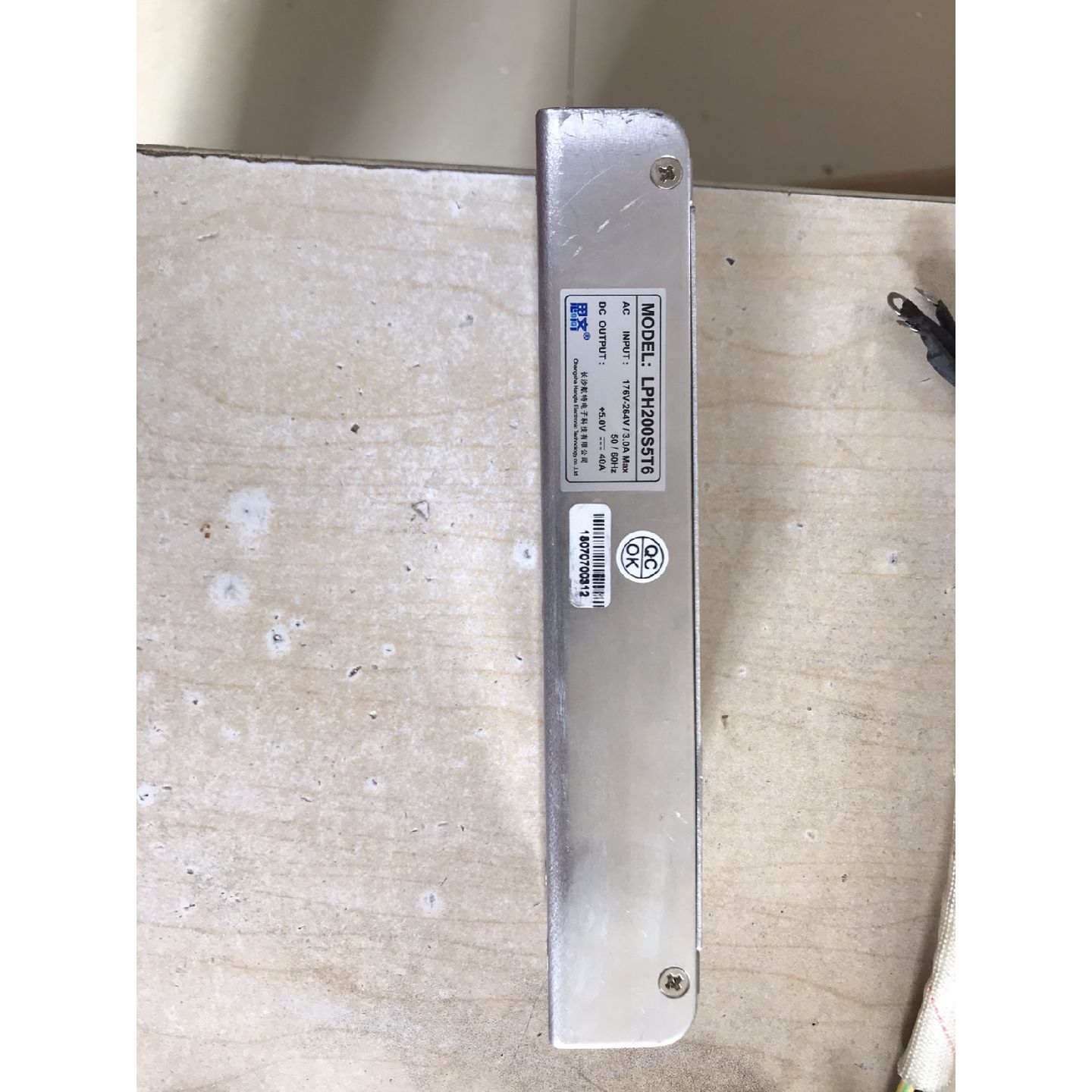 思齐LPH200S5T6开关电源5V-40A显示屏电源200Ｗ全新超薄长条图片