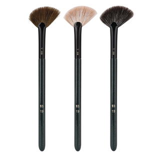 魅仔Y09斜角扇形高光刷提亮脸部清透超柔软动物毛余粉哑光化妆刷