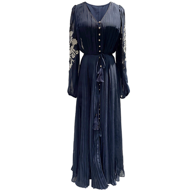 熊熊私服【澳洲贵妇】觉版 一片绣花10万针 重工雪纺松弛感连衣裙