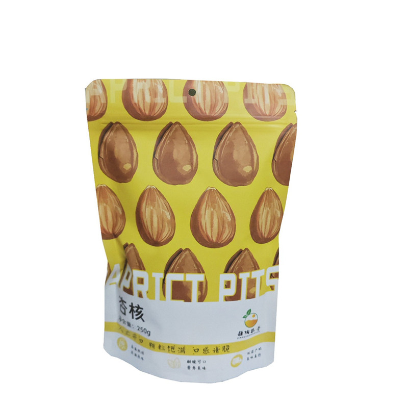 新疆杏核薄壳易剥甜杏仁零食疆