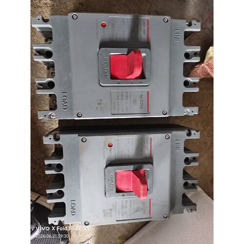 询价下单德力西CDM3-400F/3300塑壳断路器，，额定电压