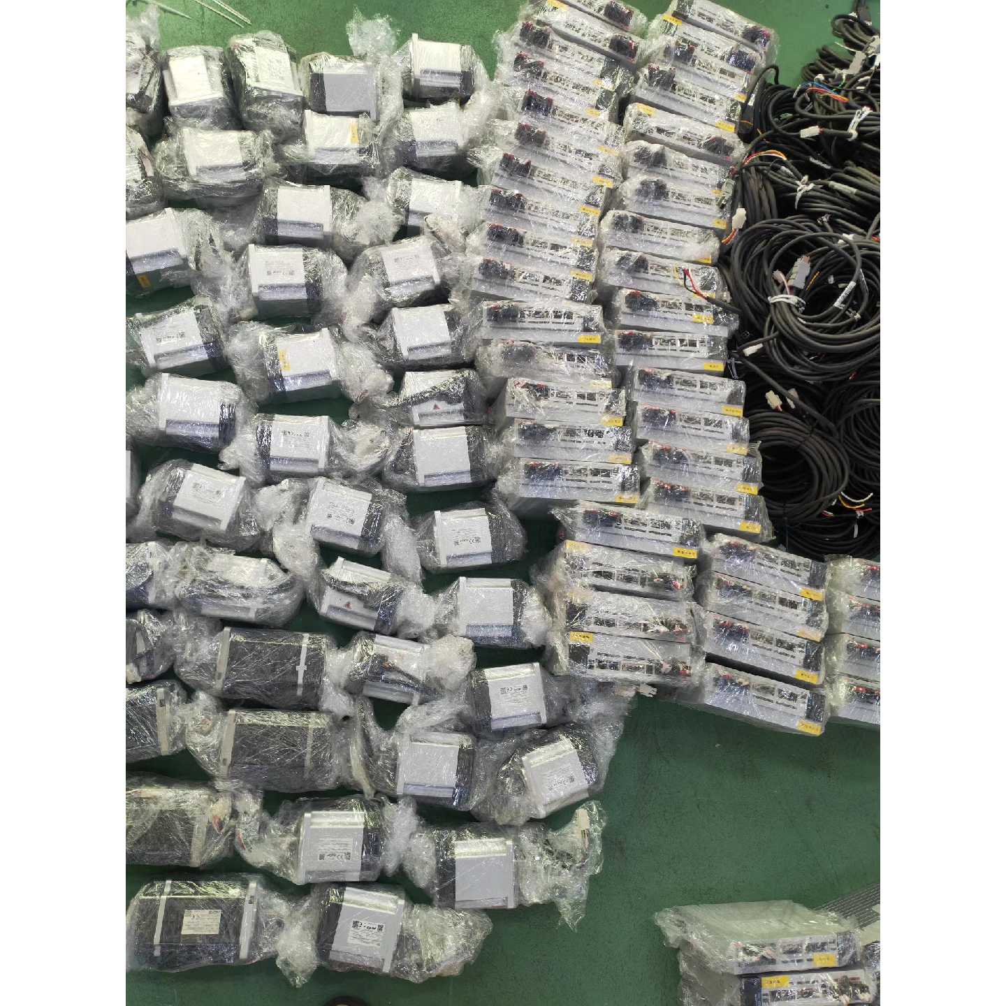 【请询价】禾川伺服电机X5成色新漂亮拆机件750瓦有量需要和爽快