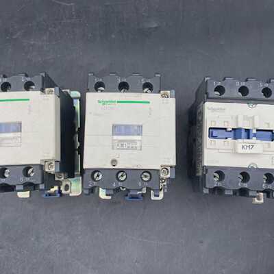 3 X SCHNEIDER ELECTRIC LC1 D40B CONTACTOR LC1D40