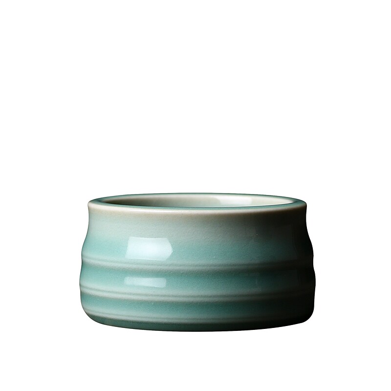 高档大师陶瓷梅子青收藏茶杯