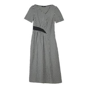 梵凯连衣裙2025夏复古黑白格斜V领收腰设计机理感优雅中长连衣裙