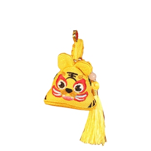 马年喜庆装饰挂件车内房间门入户马年装饰香包吉祥物老虎刺绣挂饰