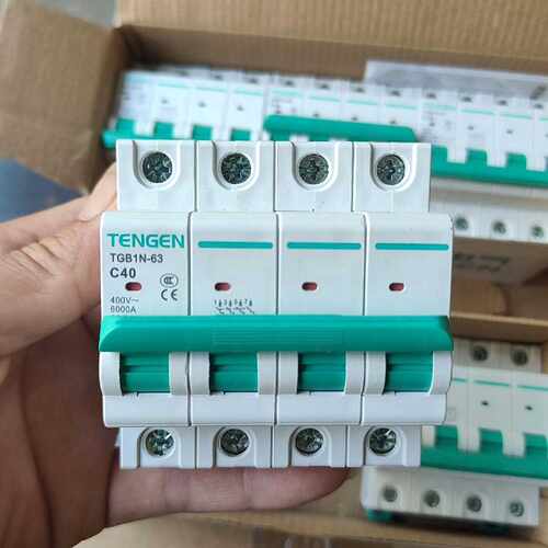 议价工程剩余全新天正4P断路器 C40空气开关 40A维修
