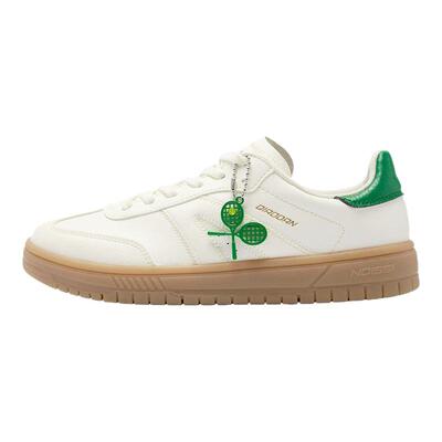 乔丹女鞋休闲板鞋时尚百搭运动鞋