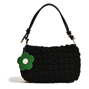 小众包包女夏2024新款潮ins时尚泡泡单肩腋下包百搭淑女风饺子包