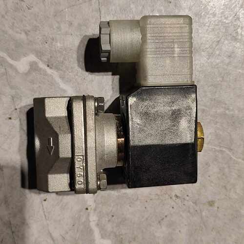 溢价-CKD电磁阀ADK11-10A，DC24V，下来的，实物