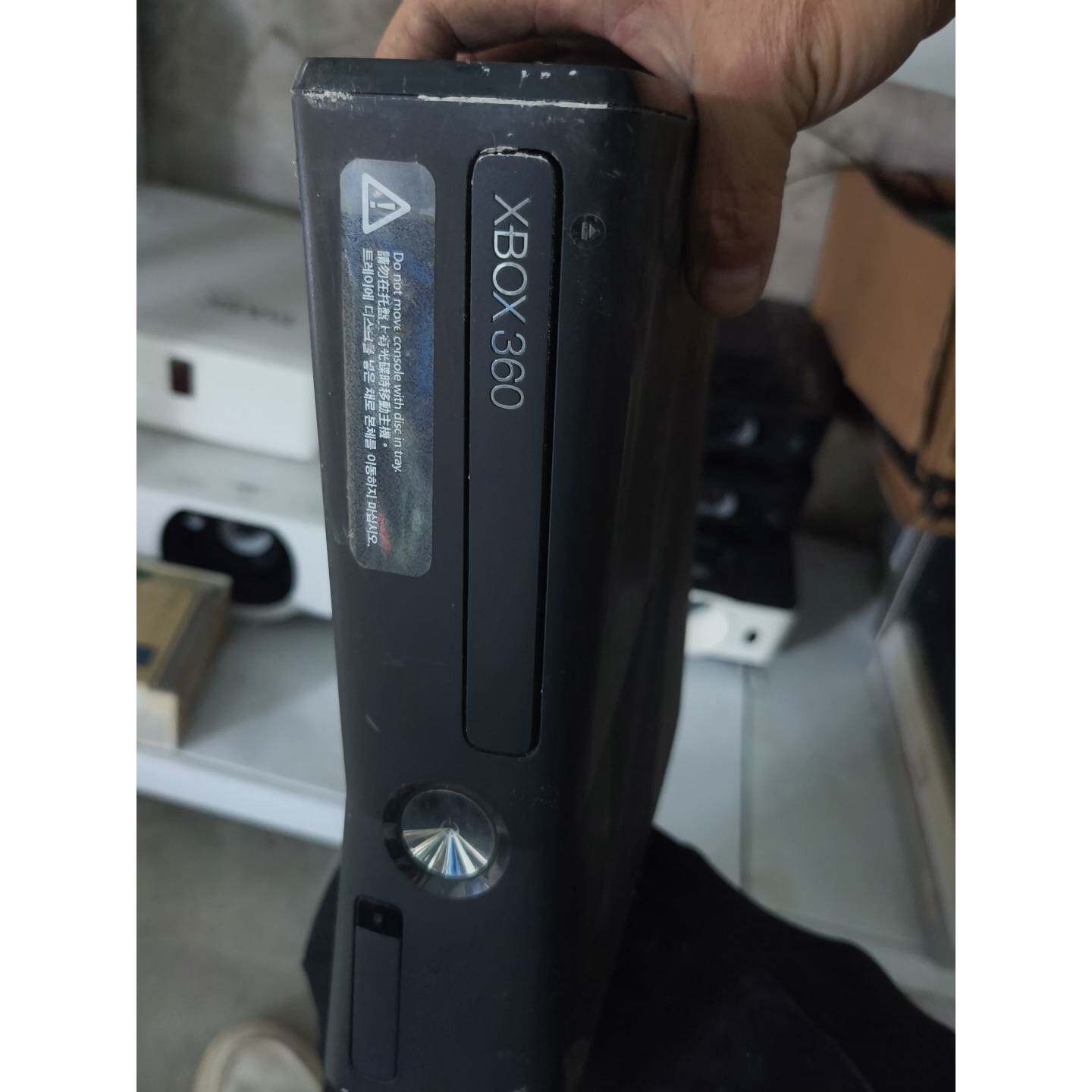 议价xbox 360s机，单主机，自己配电源跟手柄吧。无硬盘