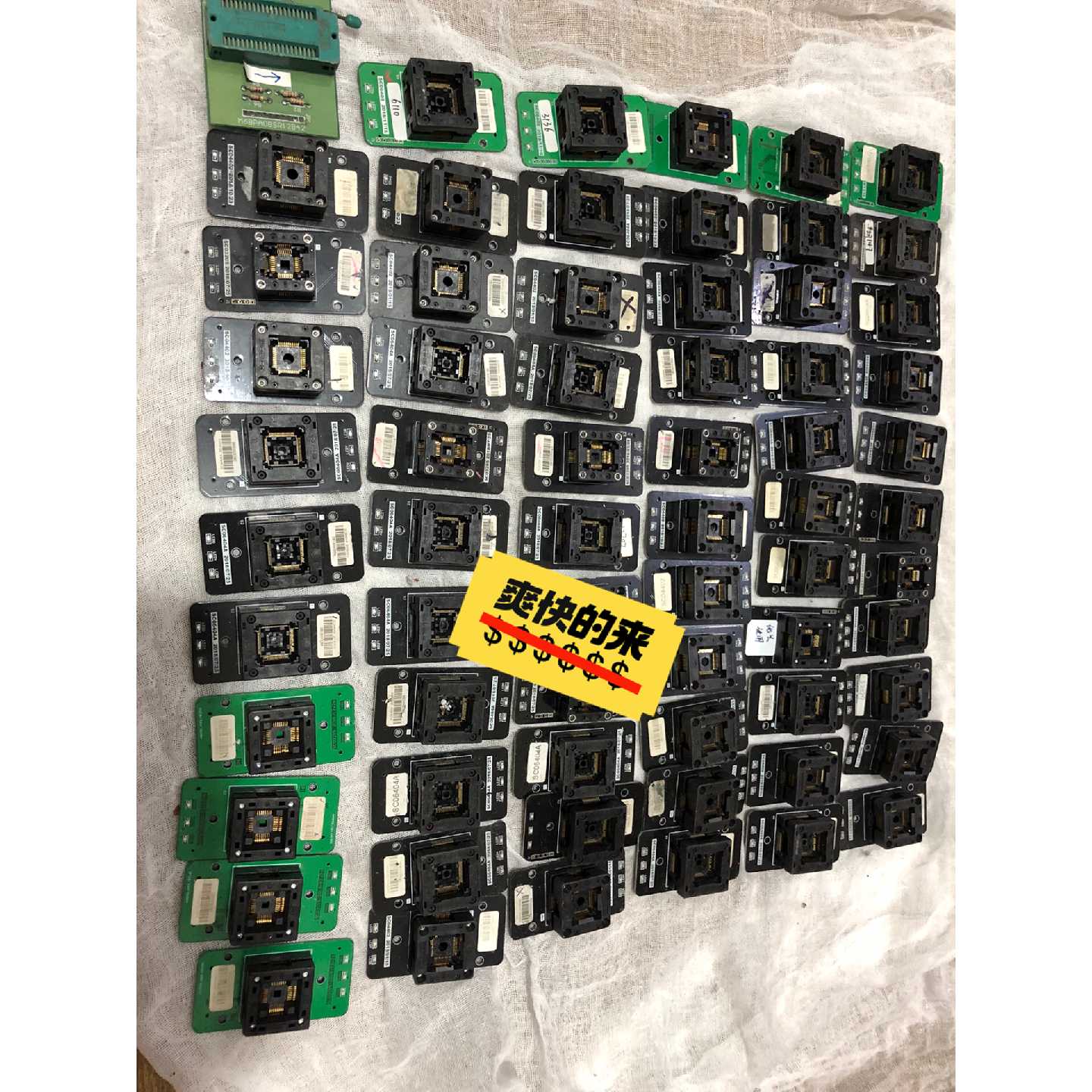 MCU芯片烧录座,成色如图,个别金手指断针,一共66个,