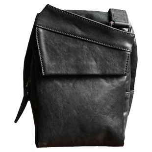 佐也男士真皮单肩斜挎包通勤日式户外运动包个性背包头层牛皮包包