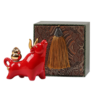 牛转乾坤陶瓷摆件红色生肖牛装饰品家居办公室风水摆件牛运亨通