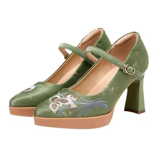 粗跟厚底旗袍鞋高跟一字扣新中式国风复古浅口搭配马面裙的鞋子