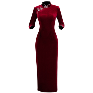 冬季装妈妈走秀旗袍高级礼服女新款金丝绒喜婆婆婚宴高贵长袖洋气