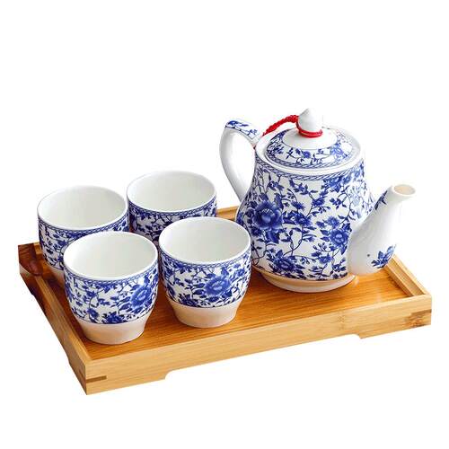 青花瓷茶壶