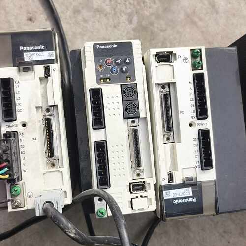 松下伺服电机驱动器，型号MDDHT3530E 1KW