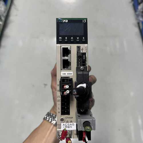 伺服驱动器 SV-X3EN040A-A2，400W功率，