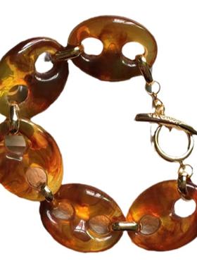 网红同款手链金色古巴复古时尚搭配琥珀色树脂手镯女小众高级感潮