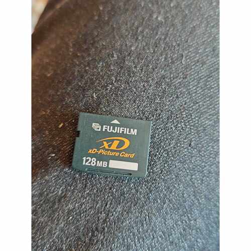 xD卡，128MB成色如图，正常使用，有的拍-询价