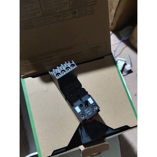 询价下单RXZE2S114M 施耐德继电器底座 14脚 10A 25