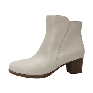 柜雅氏女靴真皮中跟短靴柔软舒适新款牛皮时装靴粗跟加绒女士靴子