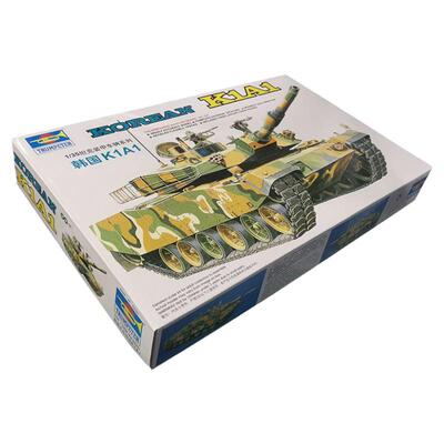 坦克恒辉模型小号手拼装