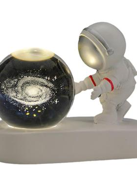 创意宇航员星空漫步小夜灯内雕水晶球发光底座摆件送学生朋友礼品