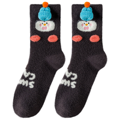 珊瑚绒秋冬新款企鹅袜子礼盒保暖厚女袜地板袜可爱女款毛绒睡眠袜