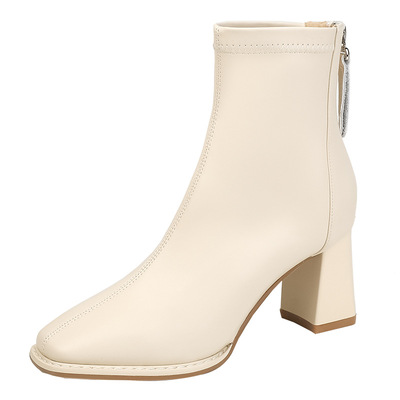 真皮白色小短靴瘦瘦靴粗跟方头