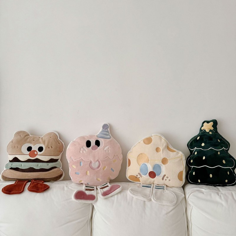 ins可爱卡通刺绣立体抱汽车靠枕芯沙发腰装饰客厅含卧室少女枕心