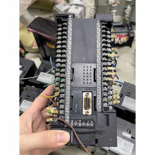 议价欧姆龙PLC CP1L-M60DT-D二手拆机，原装正品，成