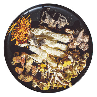 云南菌菇汤包食用菌汤火锅底料羊肚菌鸡油菌竹荪姬松茸组合特产