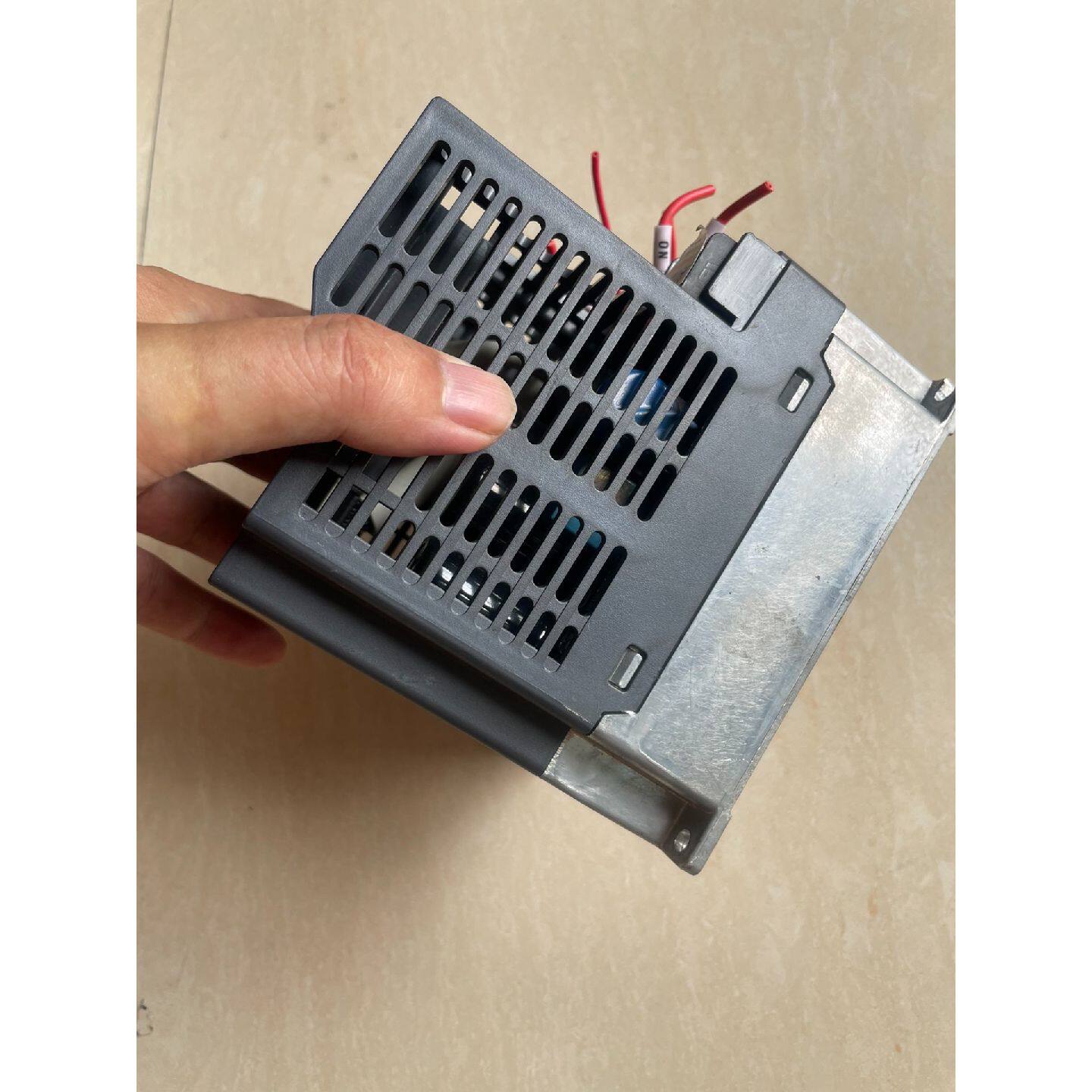 议价三菱变频器FR-CS84-036-60，二手拆机，功能正常，