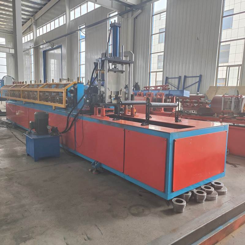 全自动C型钢檩条成型机 U型槽轻钢龙架CU型檩板型材辊压成型机