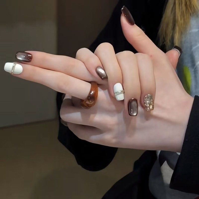 纯手工猫眼亮片高级气质百搭简约显白ins秋冬美甲穿戴甲学生辣妹