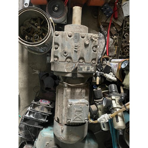询价国茂减速机一台2.2KW速比142一台1.5KW速比15