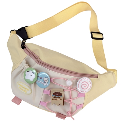 可爱的胸包少女感满满