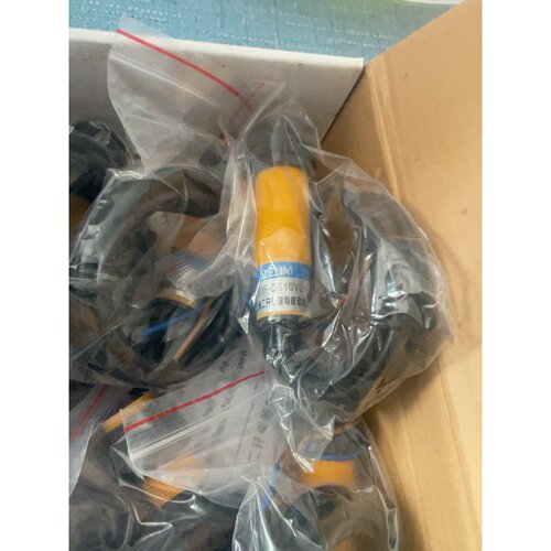 询价下单全新上海二开光电开关E3F-DS10Y2，AC220V，两线