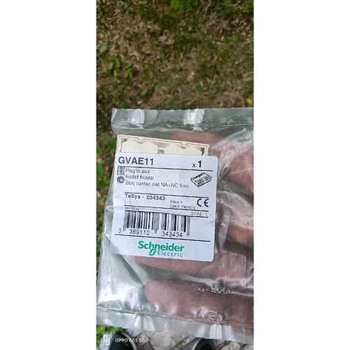 询价下单施耐德GVAE11辅助触点，捷克原装，全新未拆封，带原包装