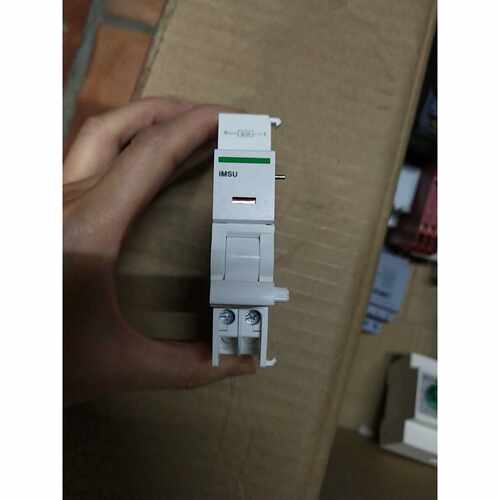 在线议价全新施耐德过压过欠压脱扣器iMSU  AC230V A9A2