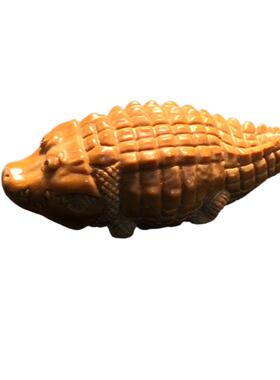 核雕鳄鱼橄榄核手把件