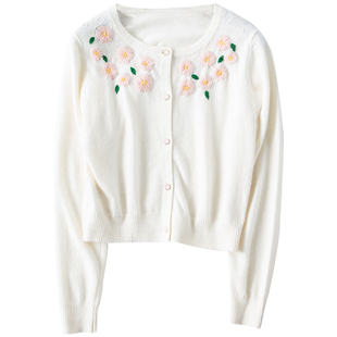 2024新品女士春秋白色绣花羊绒开衫短款减领小外套披肩可量身定制